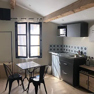 arles-studio-de-la-place.fr-provencehotel.com/